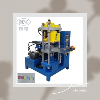 เครื่องทําสติ๊กเกอร์ซิลิโคนที่มีประสิทธิภาพสูง เครื่องทําสติ๊กเกอร์ยางสําหรับเครื่องแต่งกายกีฬา